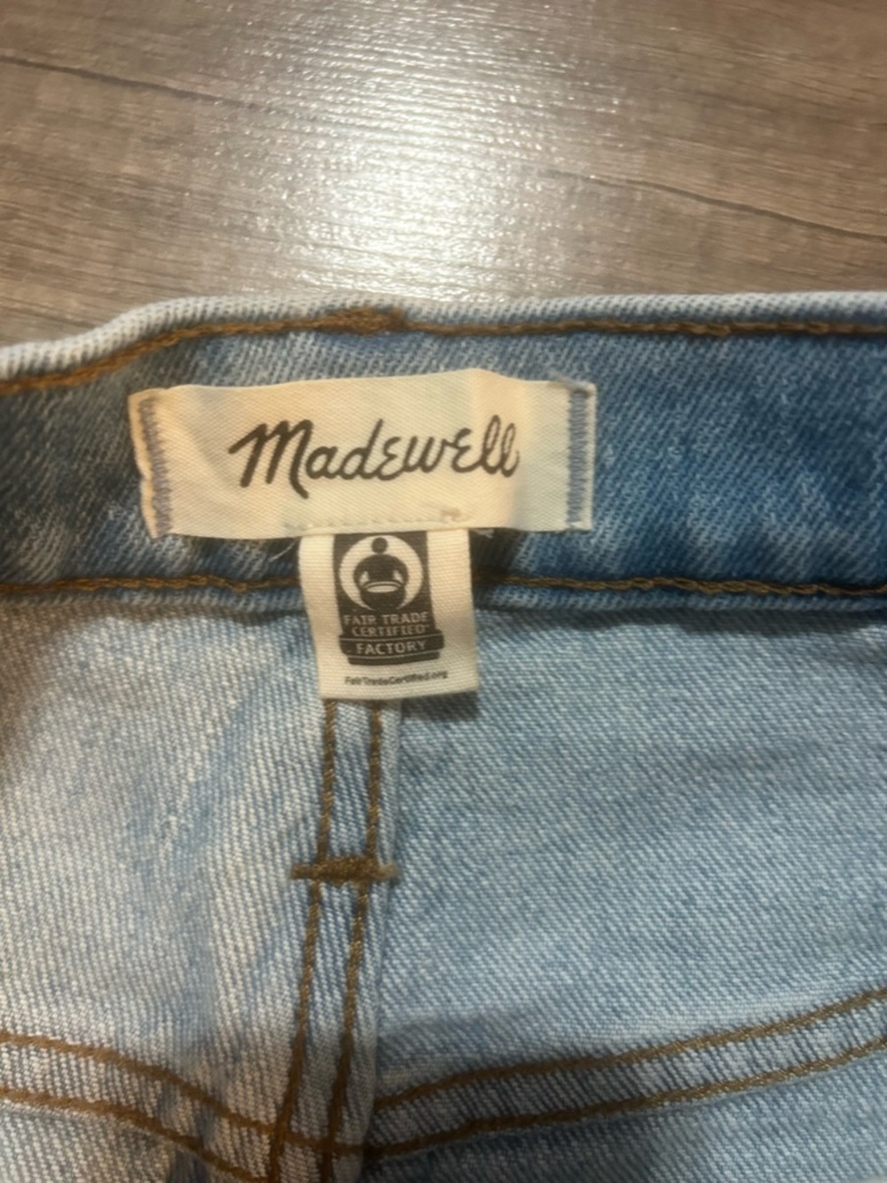 Madewell Light Blue Denim Jeans with Contrast Stitching - Picture 3 of 7
